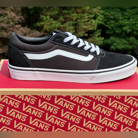 NEW Vans Ward Casual Sneakers Black White Retro Suede Canvas Mens 10 | 10.5 | 11 - Picture 2 of 8